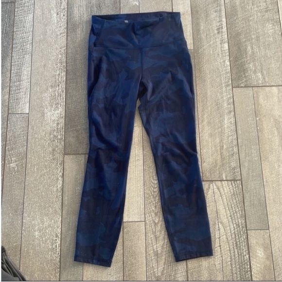 All In Motion Size Small Blue Camouflage High-Waisted Activewear Leggings. - Picture 3 of 5